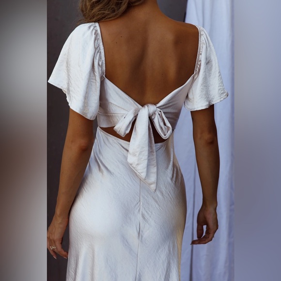 Selfie Leslie,Here comes the sun. Grayson tied back asymmetrical,midi-dress - Picture 5 of 7